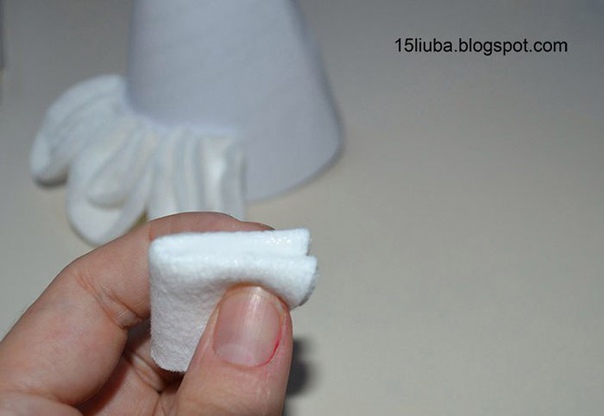 Елочка из ватных дисков Елочка из ватных дисков