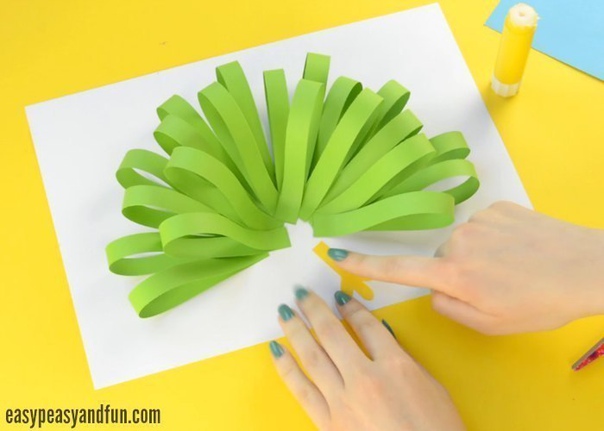 Поделка из бумаги &laquo;павлин&raquo;