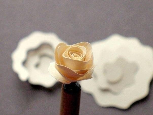 Объемные розы из бумаги для открыток Объемные розы из бумаги для открыток