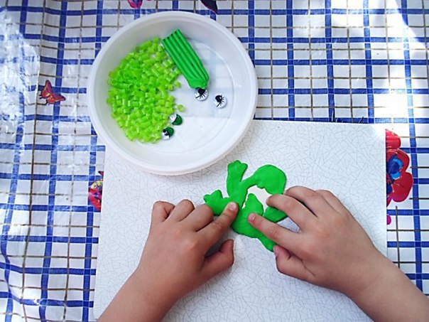 Мозаика из коктейльных трубочек Мозаика из коктейльных трубочек