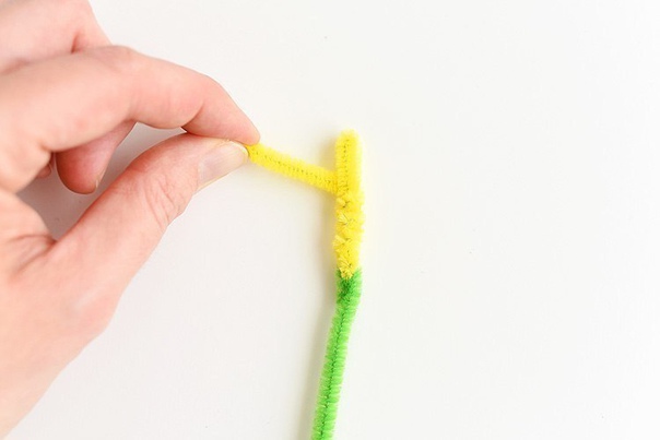 Лилия из ладошек