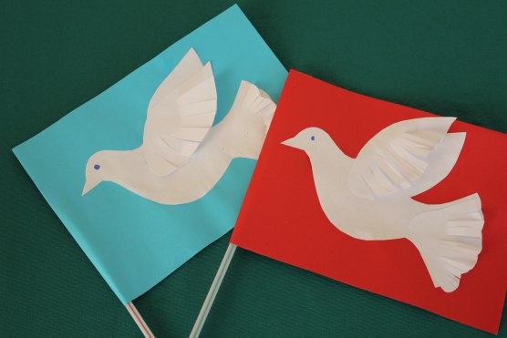 Флажки с голубями ко дню победы Флажки с голубями ко дню победы