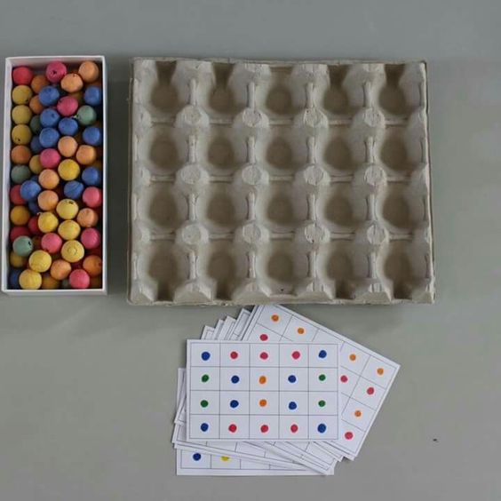 Эти игры, очень хорошо развивающие моторику, может сделать каждая мама без особых затрат из бросовог