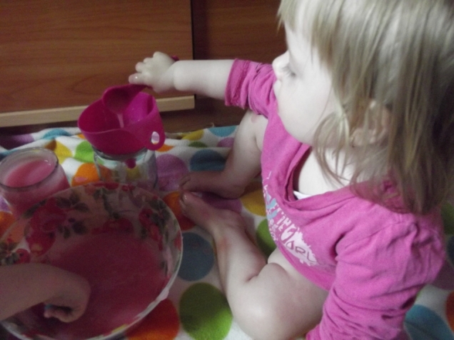 Две полезные игры с необычными субстанциями. Две полезные игры с необычными субстанциями.