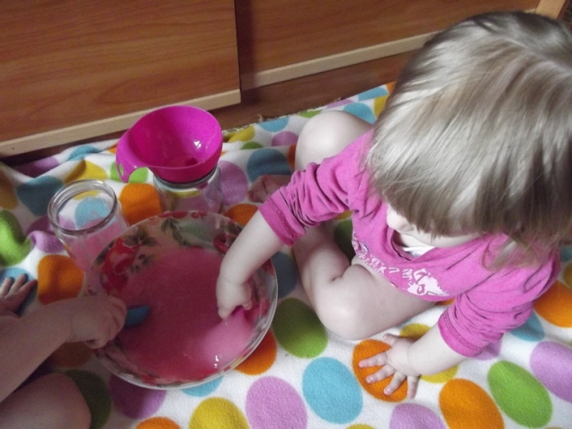 Две полезные игры с необычными субстанциями. Две полезные игры с необычными субстанциями.