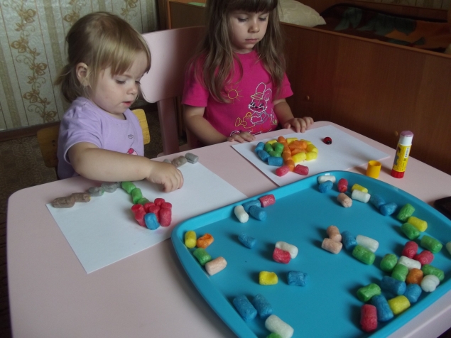 Конструктор из кукурузных палочек .