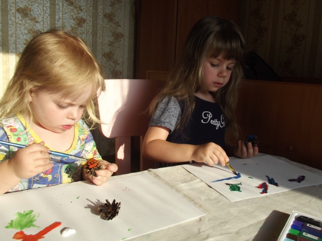 Ежики из шишек .