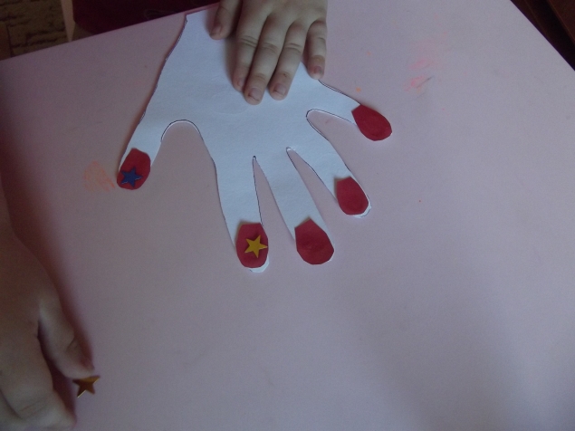 Занимательный маникюр !