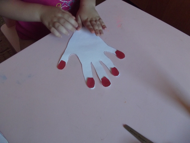 Занимательный маникюр !