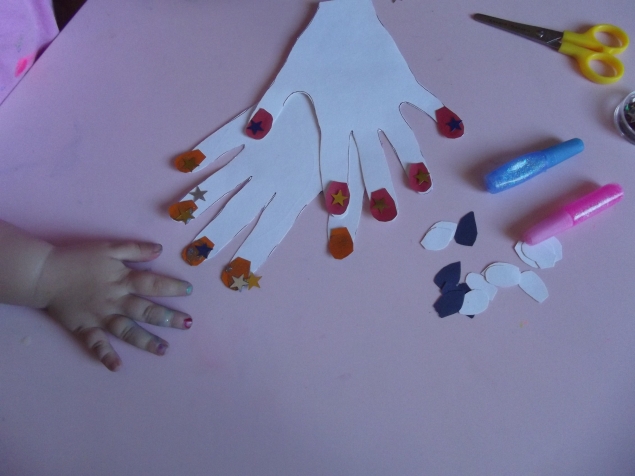 Занимательный маникюр !