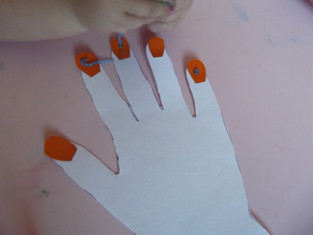 Занимательный маникюр !
