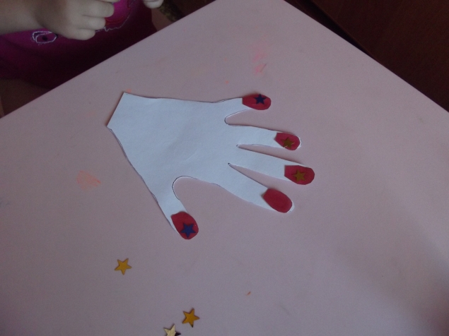 Занимательный маникюр !