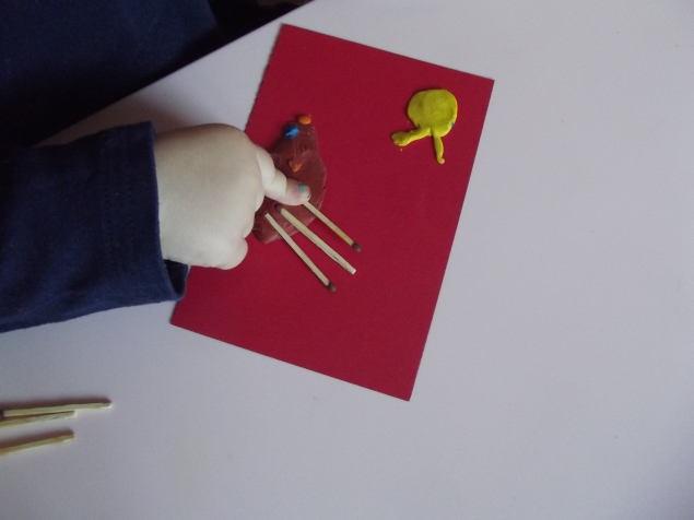 Ежики из спичек .