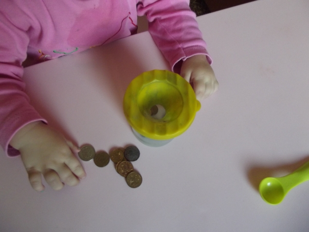 Две игры для мелкой моторики .