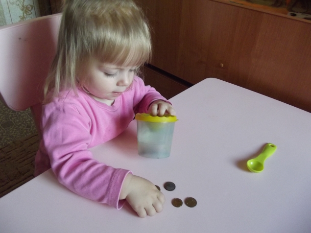 Две игры для мелкой моторики .