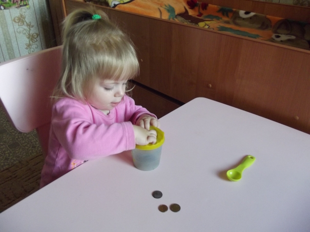 Две игры для мелкой моторики .