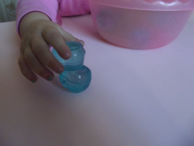 Игры с формочками для льда . Игры с формочками для льда .