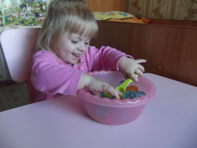 Игры с формочками для льда . Игры с формочками для льда .