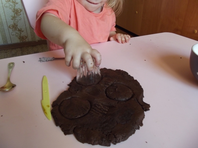 Игры с пластилином .