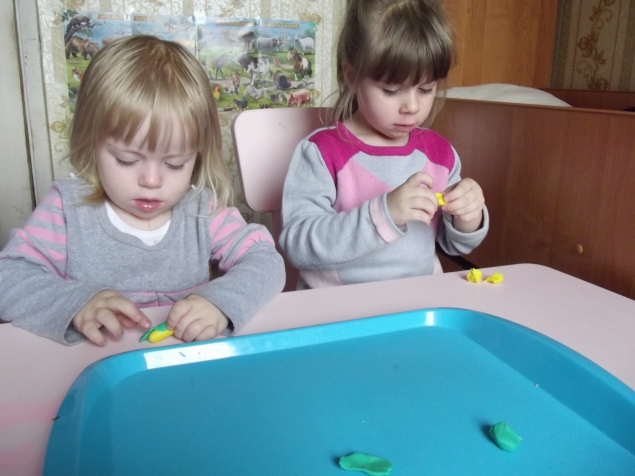 Лепим кукурузу . Лепим кукурузу .