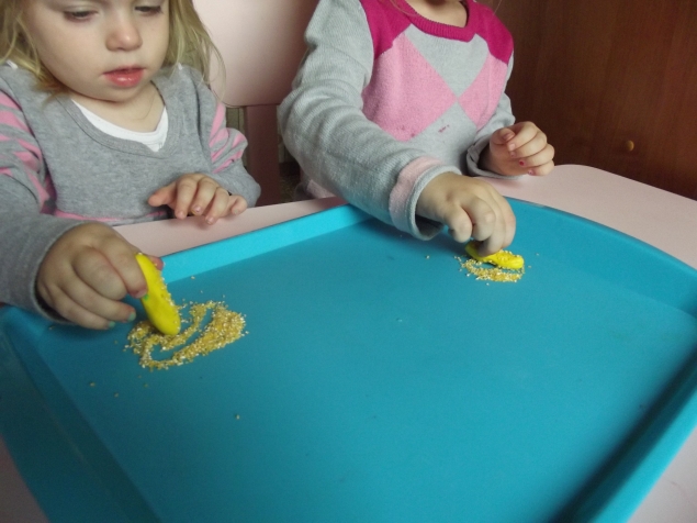 Лепим кукурузу . Лепим кукурузу .