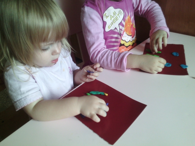 Открытки с пластилиновыми цветами . Открытки с пластилиновыми цветами .