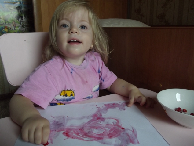 Рисуем ягодами ! Рисуем ягодами !