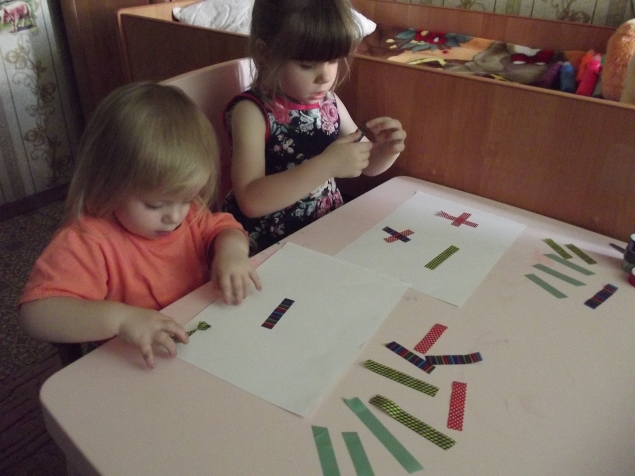 Картины из скотча .