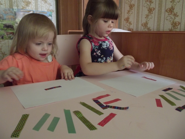 Картины из скотча .