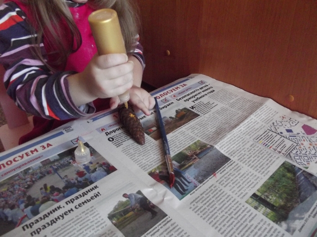 Раскрашиваем шишки .