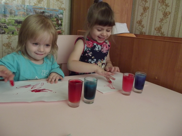 Пальчиковые краски .