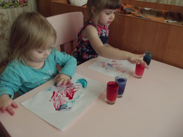 Пальчиковые краски .