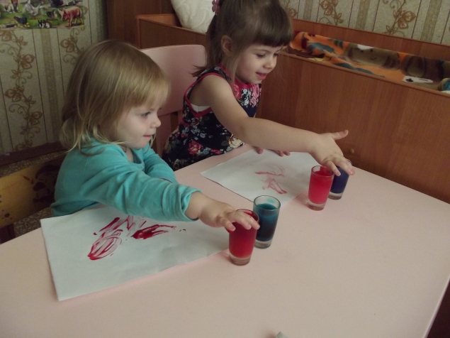 Пальчиковые краски .