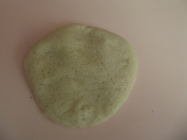 Отпечатки листов на тесте . Отпечатки листов на тесте .