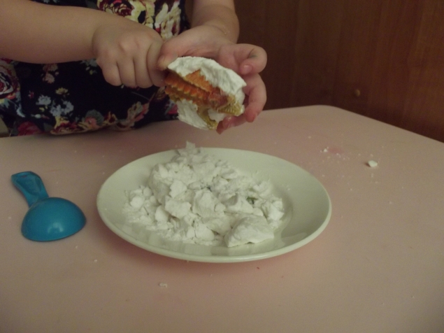 Динозавр в яйце . Динозавр в яйце .