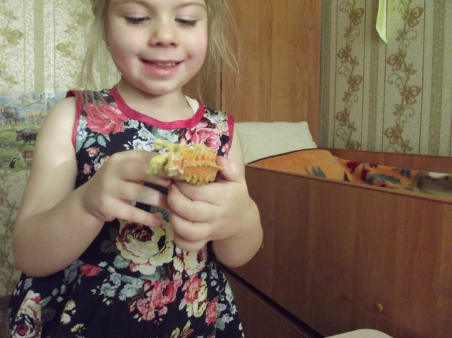 Динозавр в яйце . Динозавр в яйце .