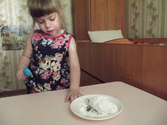 Динозавр в яйце . Динозавр в яйце .