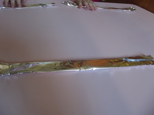 Короны из фольги . Короны из фольги .