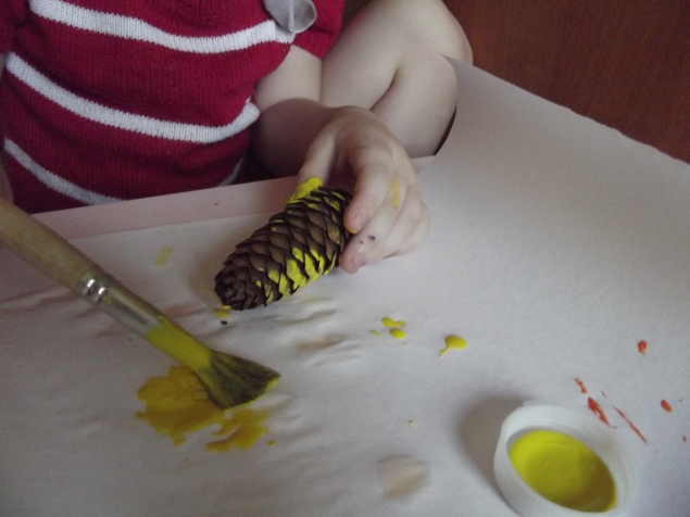 Венок из шишек .