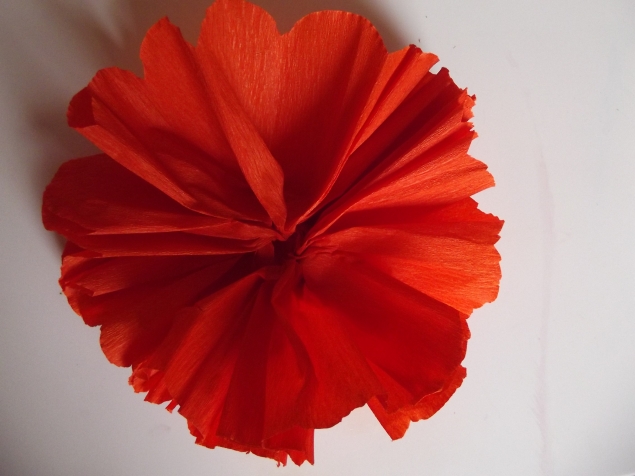 Бумажные цветы .