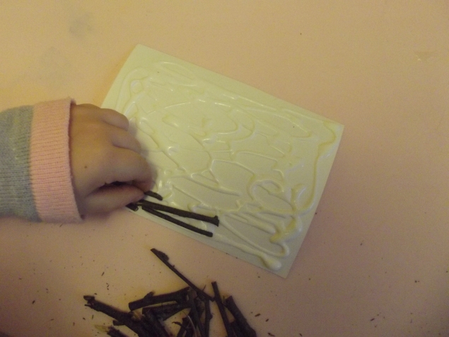 Аппликация из веточек .