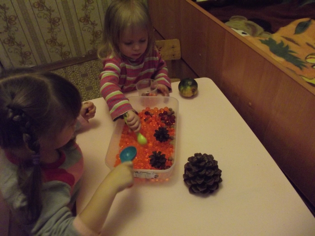 Сенсорная коробка - осенняя .