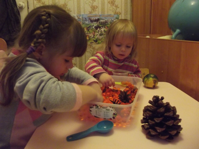 Сенсорная коробка - осенняя .