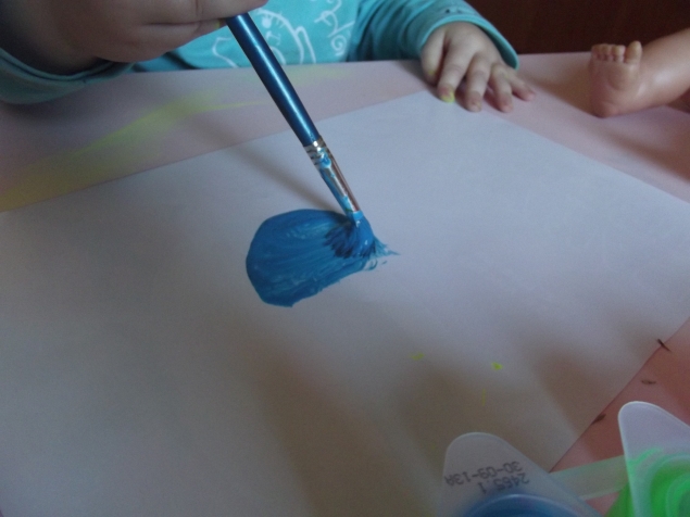 Смешиваем цвета на бумаге . Смешиваем цвета на бумаге .