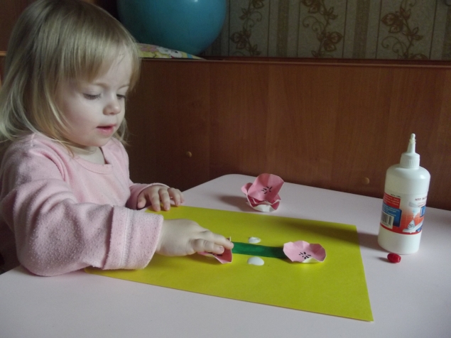 Аппликация " Цветочки " . Аппликация " Цветочки " .