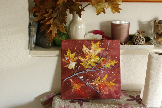 Панно из листьев и веток .