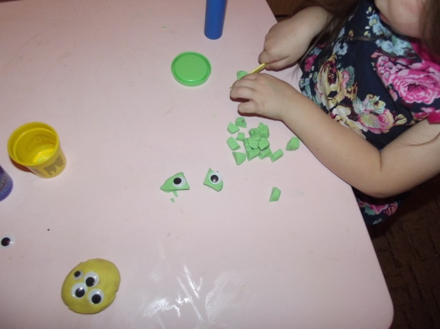 Лепим монстров . Лепим монстров .