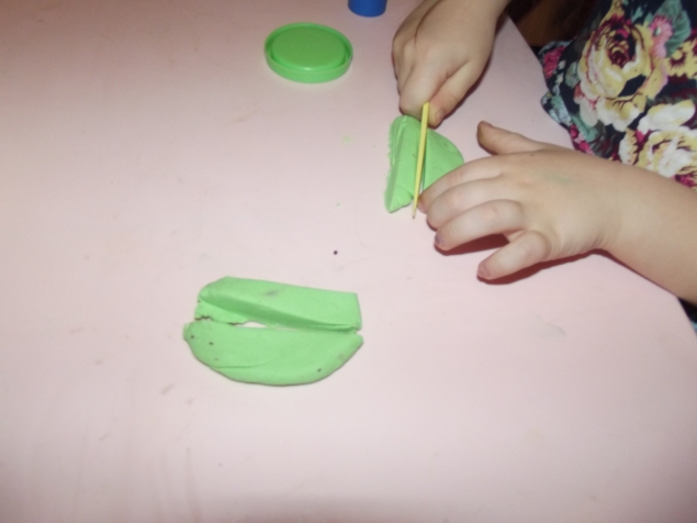 Лепим монстров . Лепим монстров .