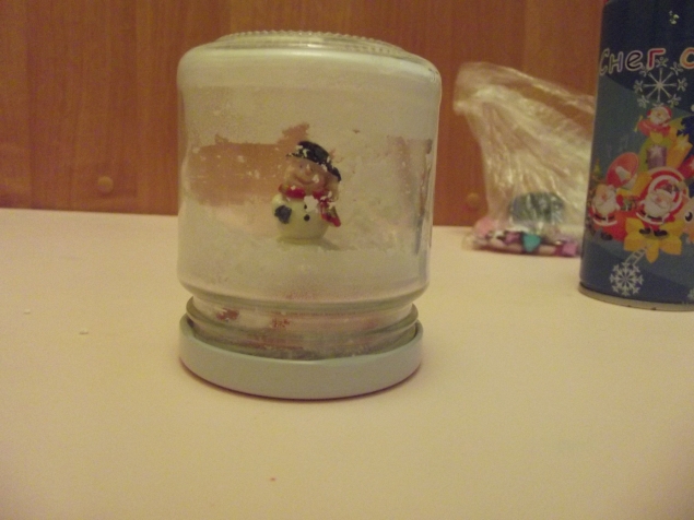 Банка с снеговиком . Банка с снеговиком .