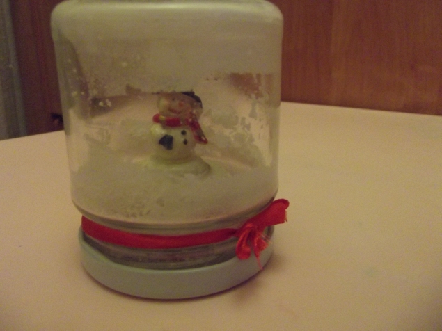 Банка с снеговиком . Банка с снеговиком .